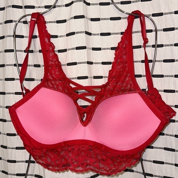VS PINK Push-Up Red Bra - Size Medium - Picture 5 of 11